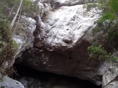 Gruta de Lourdes 01