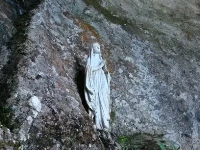 Gruta de Lourdes 05